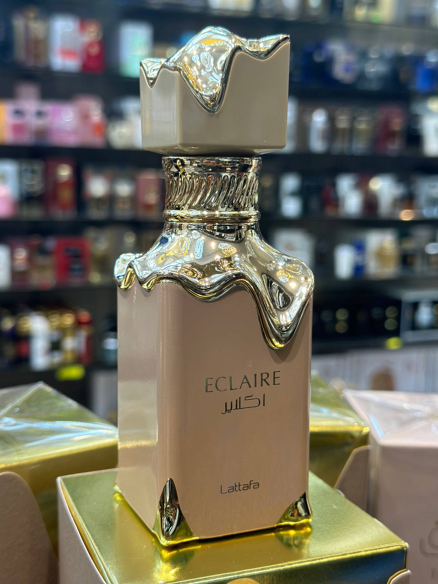 ECLAIRE by Lattafa 100ML – Best Oriental Perfume with Floral and Woody Notes