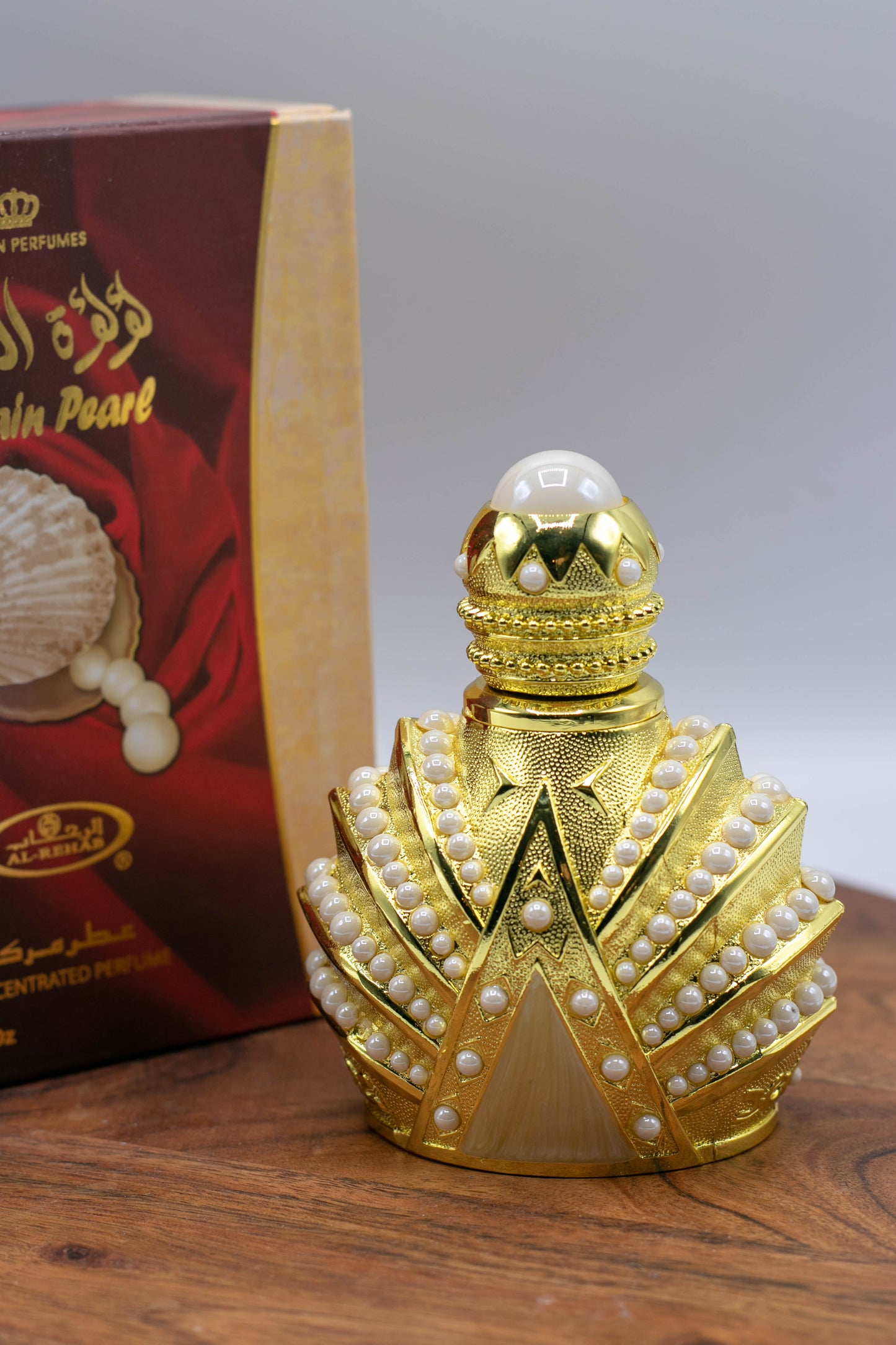 concentrated perfume oil Bahrain Pearl is a popular fragrance perfume by the brand Al-Rehab.