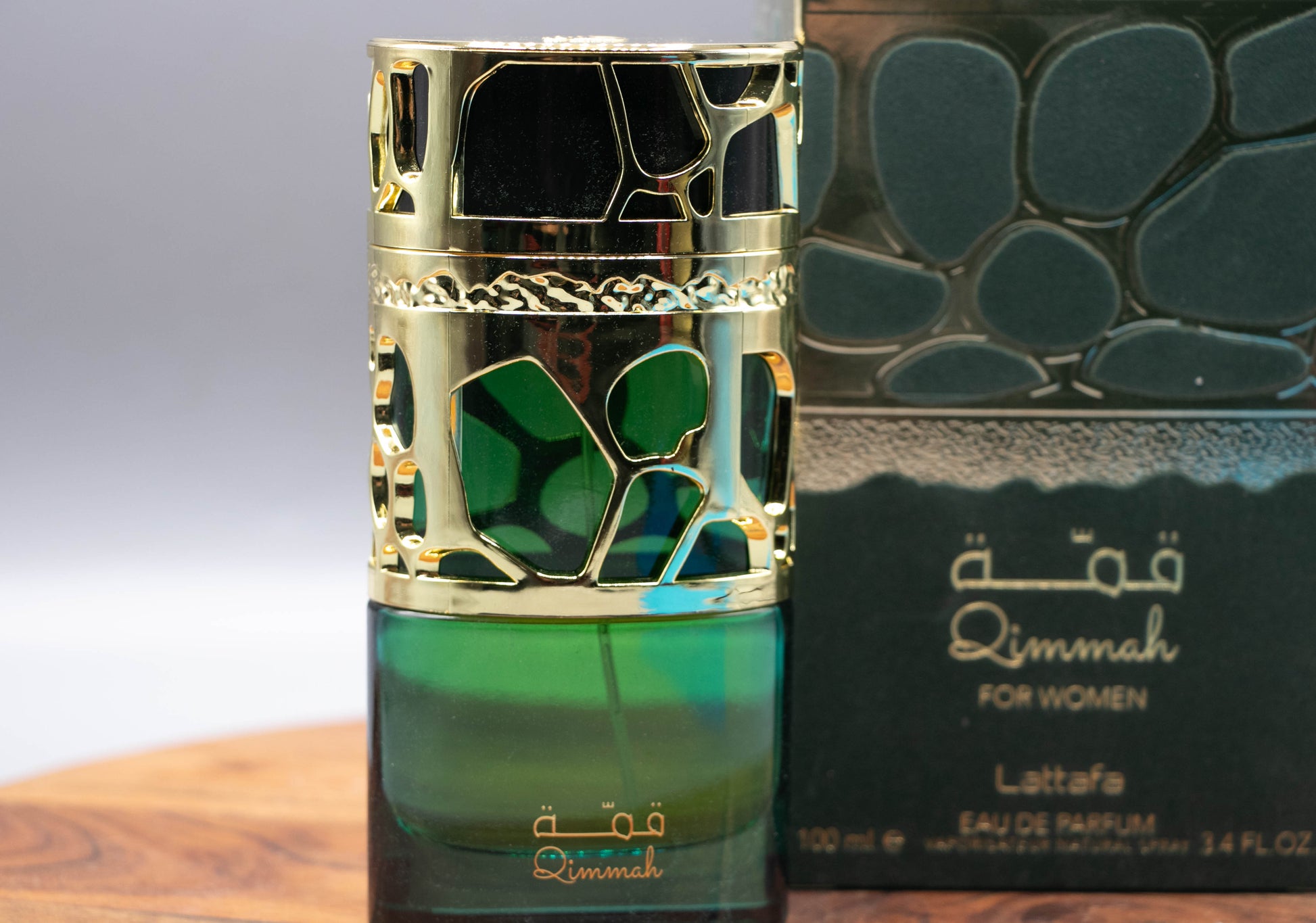 Parfum Qimmah – Elegant Oriental Perfume with Floral and Woody Notes

